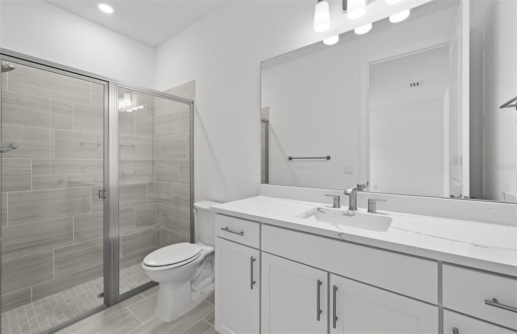 En Venta: $675,000 (3 camas, 3 baños, 2778 Pies cuadrados)