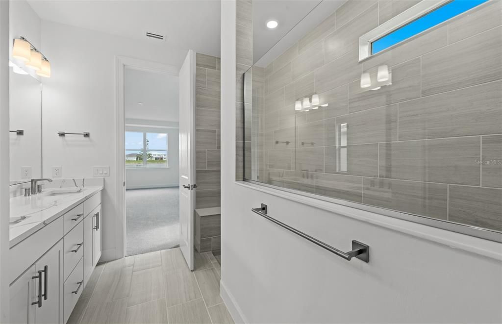 En Venta: $675,000 (3 camas, 3 baños, 2778 Pies cuadrados)
