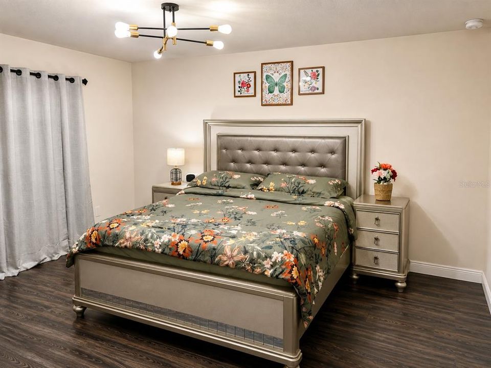 For Sale: $369,000 (5 beds, 3 baths, 2302 Square Feet)