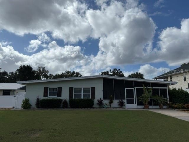 For Rent: $2,700 (3 beds, 2 baths, 1234 Square Feet)