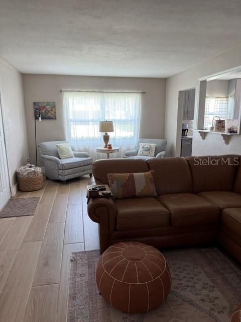 For Rent: $2,700 (3 beds, 2 baths, 1234 Square Feet)