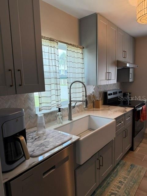 For Rent: $2,700 (3 beds, 2 baths, 1234 Square Feet)
