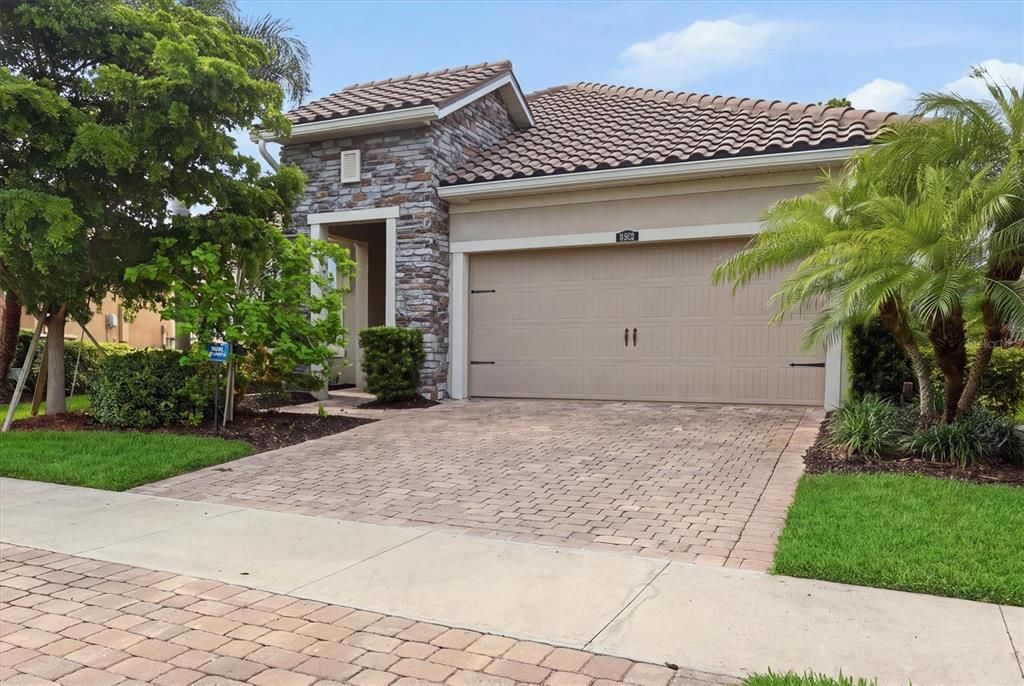 En Venta: $485,000 (3 camas, 2 baños, 1936 Pies cuadrados)