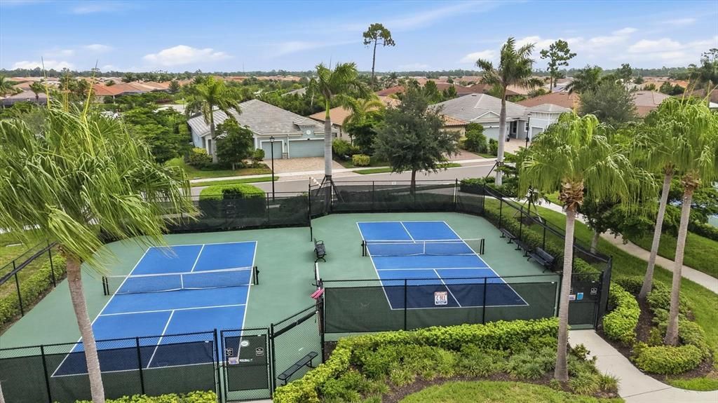 En Venta: $485,000 (3 camas, 2 baños, 1936 Pies cuadrados)