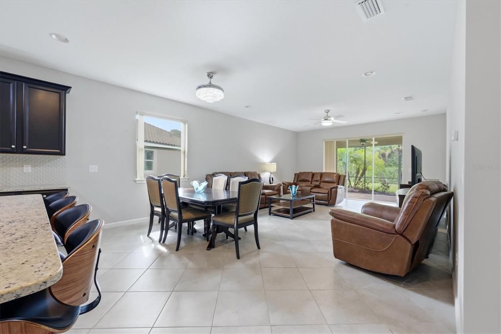 En Venta: $485,000 (3 camas, 2 baños, 1936 Pies cuadrados)