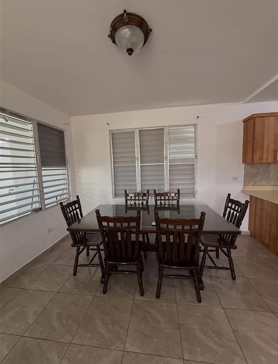 En Venta: $220,000 (6 camas, 3 baños, 1788 Pies cuadrados)
