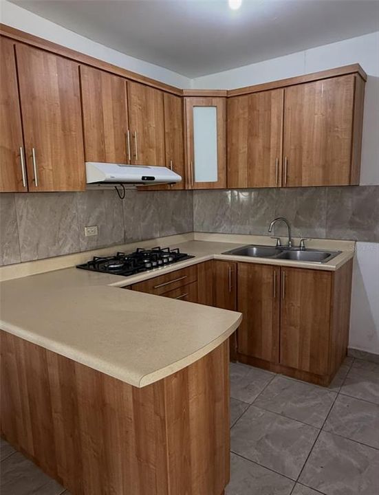 En Venta: $220,000 (6 camas, 3 baños, 1788 Pies cuadrados)