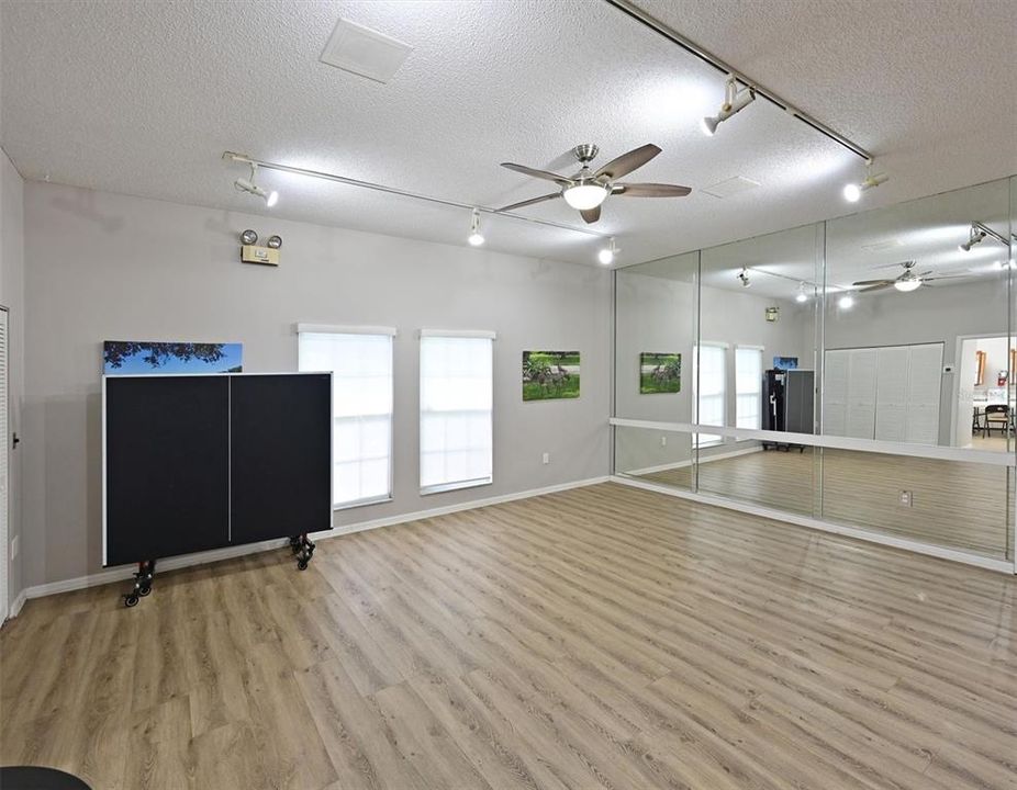 For Sale: $209,000 (2 beds, 2 baths, 1181 Square Feet)