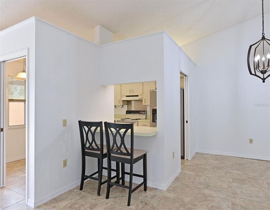 For Sale: $209,000 (2 beds, 2 baths, 1181 Square Feet)