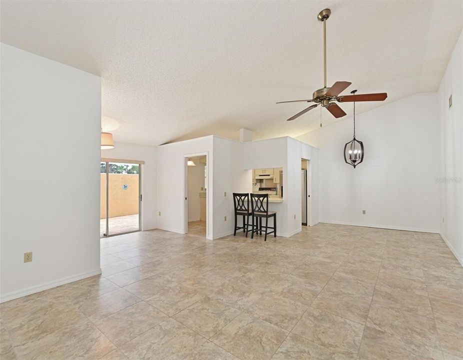 For Sale: $209,000 (2 beds, 2 baths, 1181 Square Feet)