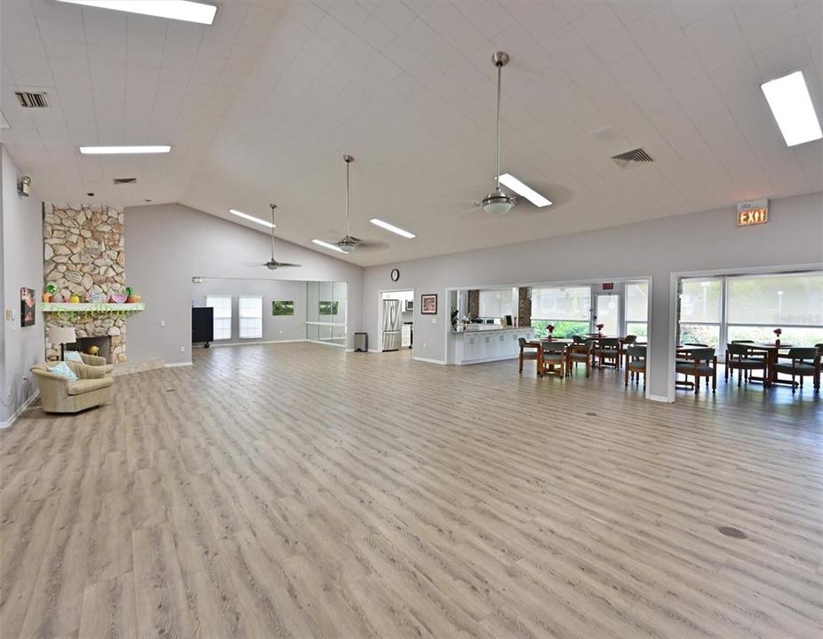 For Sale: $209,000 (2 beds, 2 baths, 1181 Square Feet)