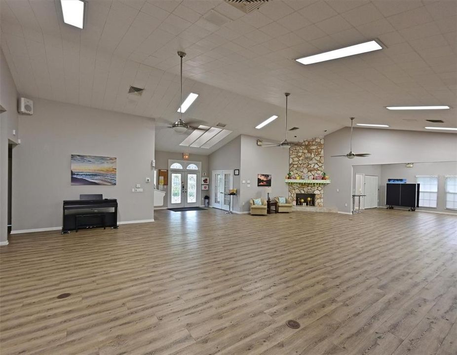 For Sale: $209,000 (2 beds, 2 baths, 1181 Square Feet)