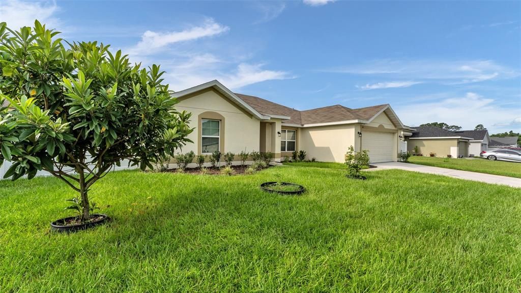 Active With Contract: $339,000 (4 beds, 3 baths, 2116 Square Feet)