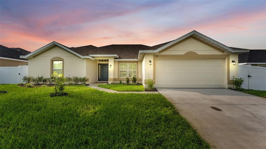 Active With Contract: $339,000 (4 beds, 3 baths, 2116 Square Feet)