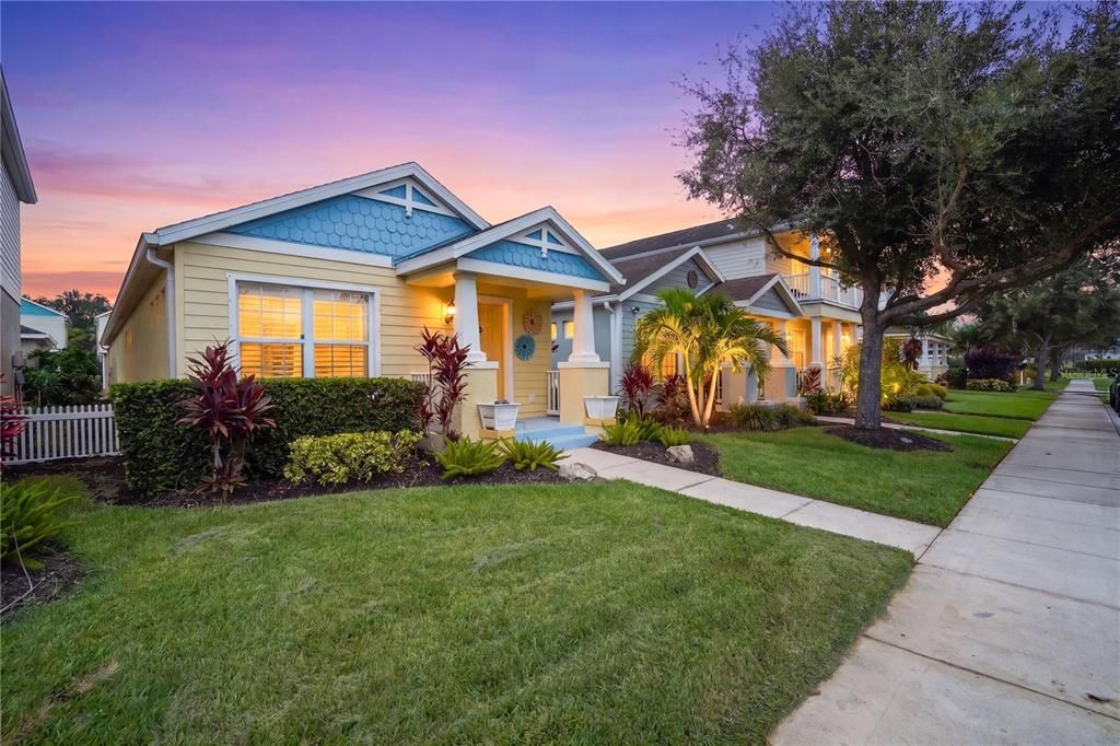 For Sale: $289,900 (2 beds, 2 baths, 1200 Square Feet)