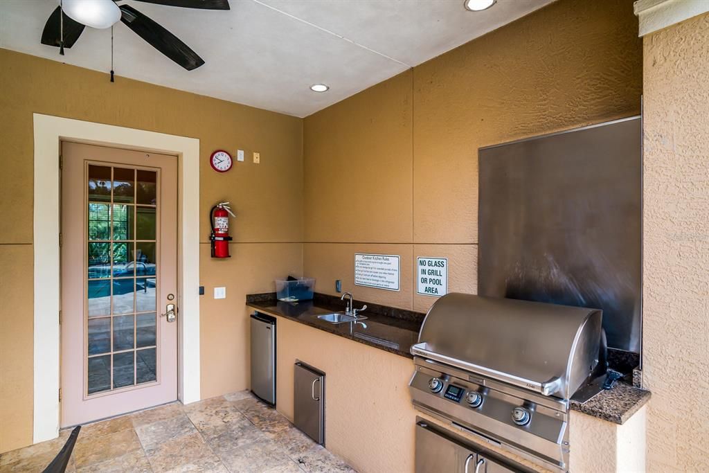 For Sale: $289,900 (2 beds, 2 baths, 1200 Square Feet)