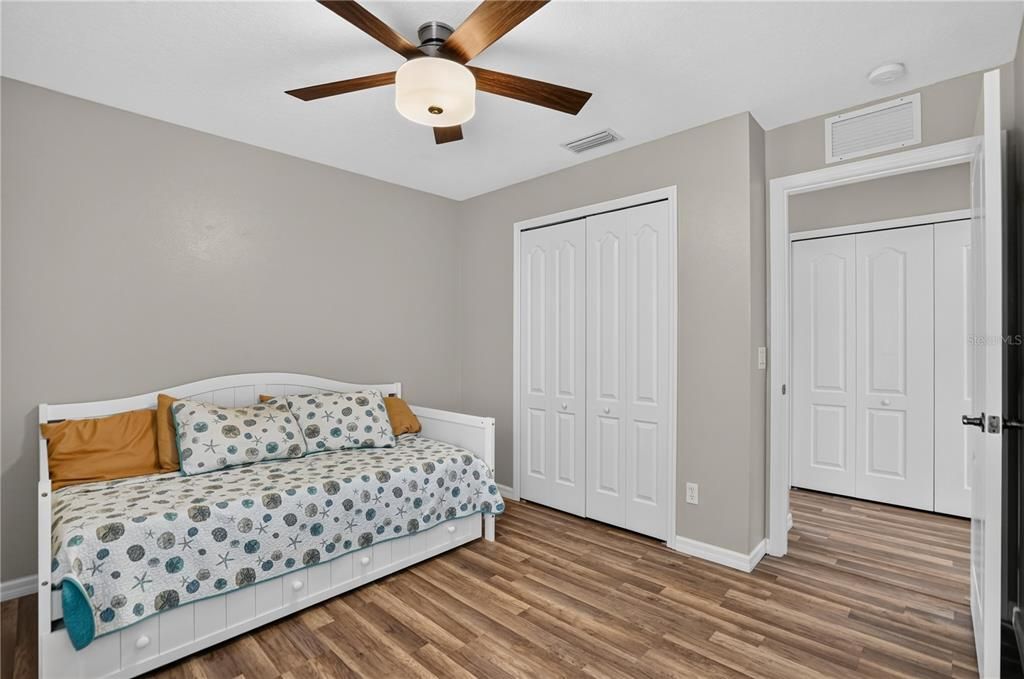 For Sale: $289,900 (2 beds, 2 baths, 1200 Square Feet)