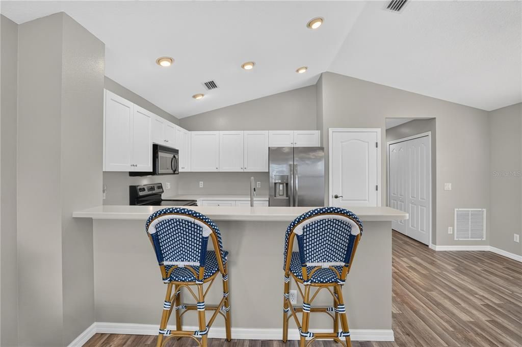 For Sale: $289,900 (2 beds, 2 baths, 1200 Square Feet)