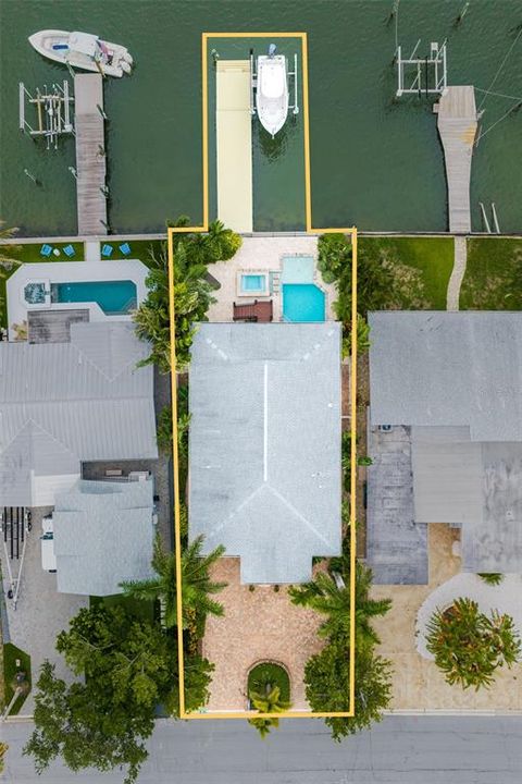 合同活跃: $1,675,000 (2 贝兹, 2 浴室, 1660 平方英尺)