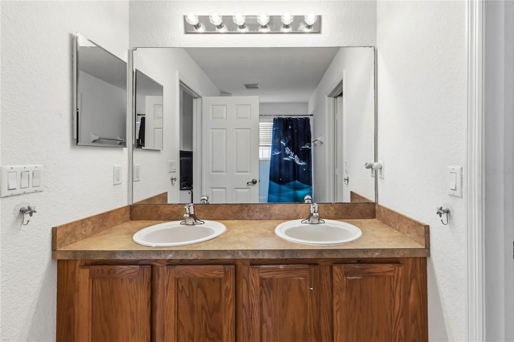 For Sale: $584,900 (4 beds, 3 baths, 3119 Square Feet)