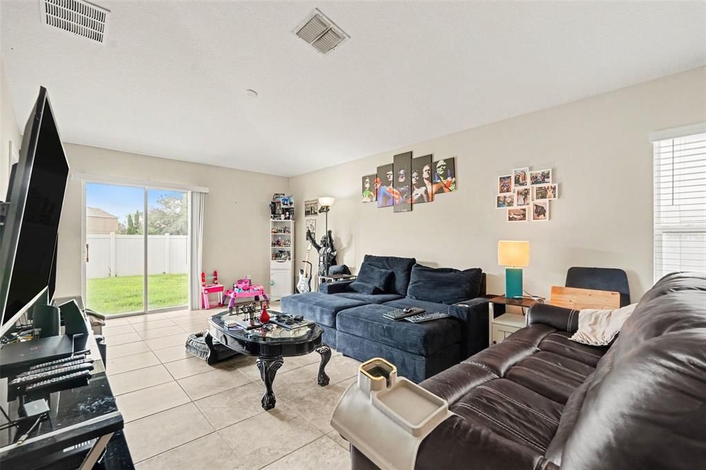 For Sale: $275,000 (3 beds, 2 baths, 1461 Square Feet)