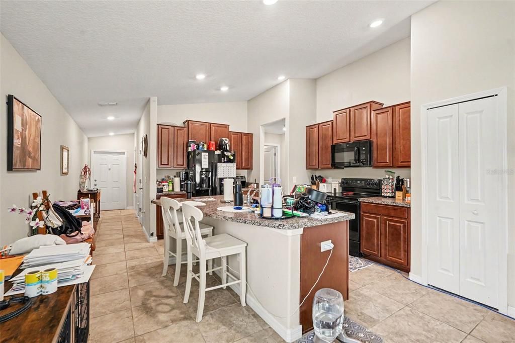 For Sale: $275,000 (3 beds, 2 baths, 1461 Square Feet)
