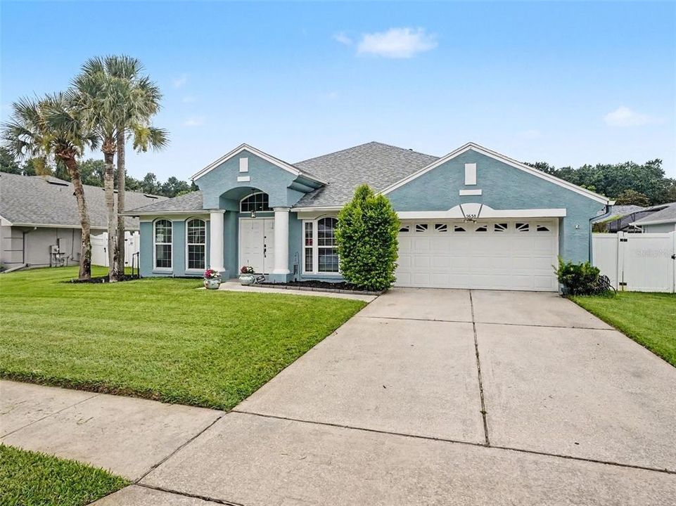 For Sale: $568,000 (3 beds, 2 baths, 2044 Square Feet)