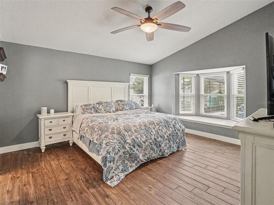 For Sale: $568,000 (3 beds, 2 baths, 2044 Square Feet)