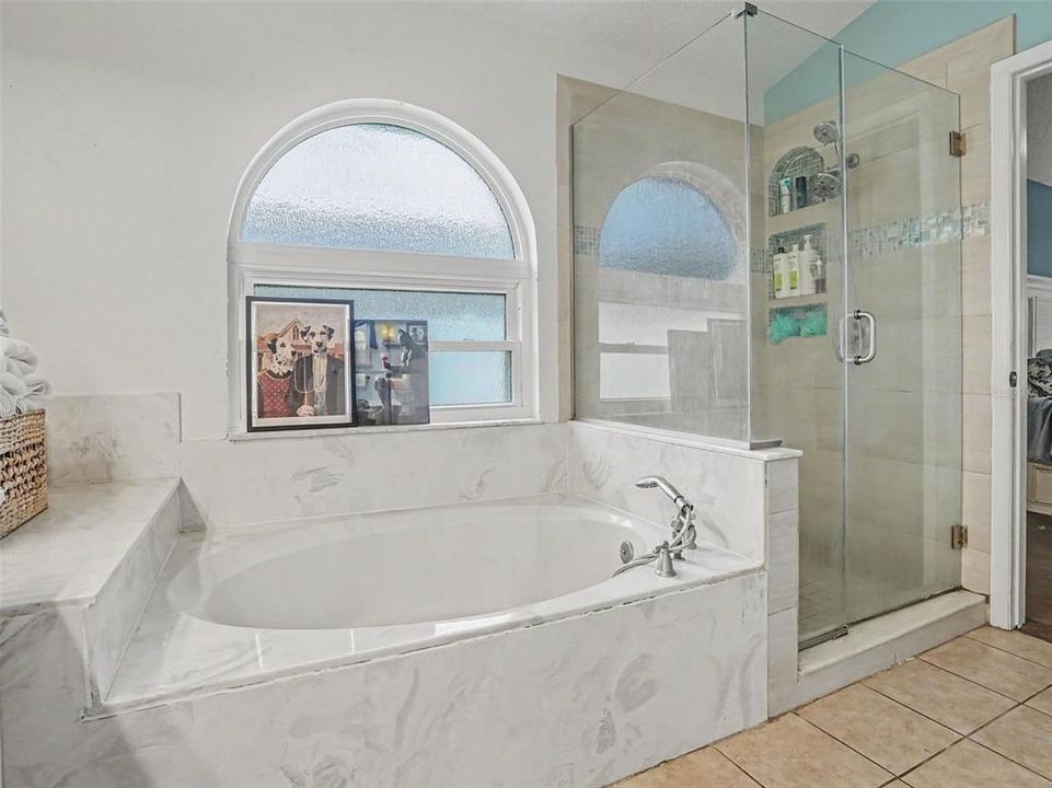 For Sale: $568,000 (3 beds, 2 baths, 2044 Square Feet)