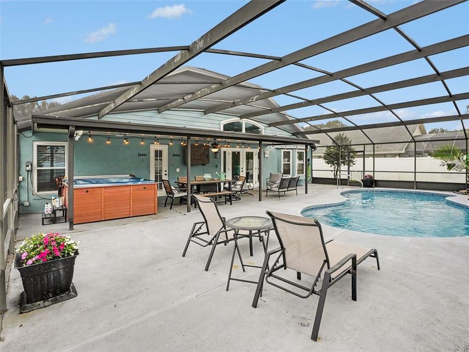 For Sale: $568,000 (3 beds, 2 baths, 2044 Square Feet)