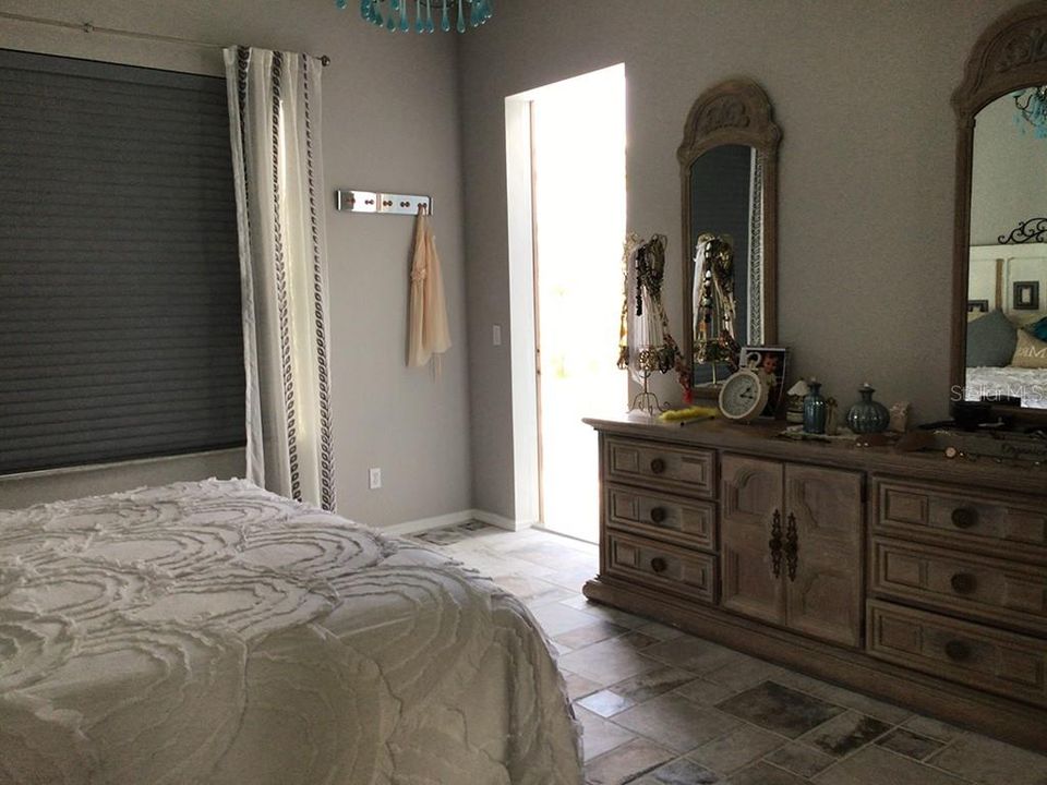 В аренду: $3,400 (4 спален, 2 ванн, 1798 Квадратных фут)