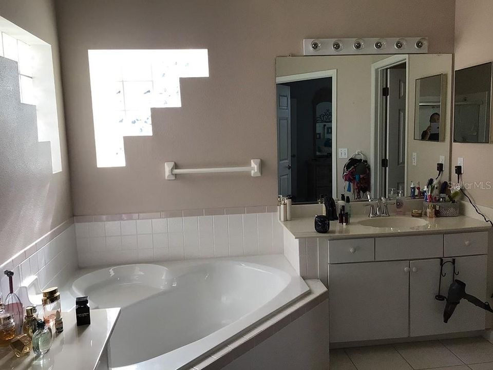 В аренду: $3,400 (4 спален, 2 ванн, 1798 Квадратных фут)