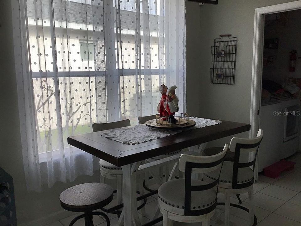 В аренду: $3,400 (4 спален, 2 ванн, 1798 Квадратных фут)