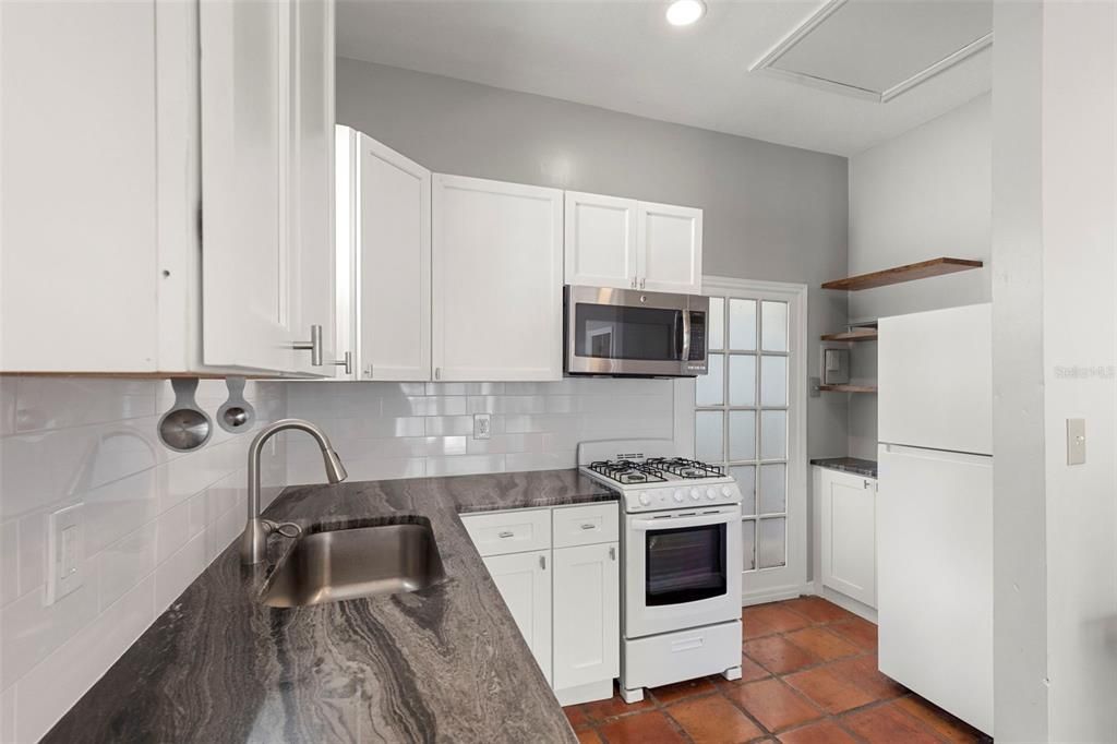 В аренду: $3,750 (3 спален, 3 ванн, 1460 Квадратных фут)