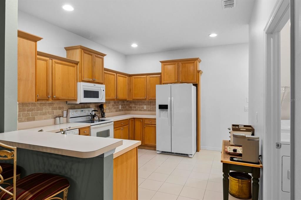 Activo con contrato: $379,900 (3 camas, 2 baños, 1635 Pies cuadrados)