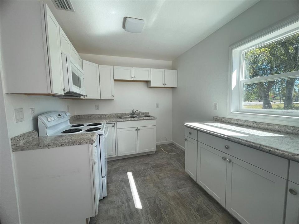 В аренду: $1,500 (3 спален, 1 ванн, 1326 Квадратных фут)