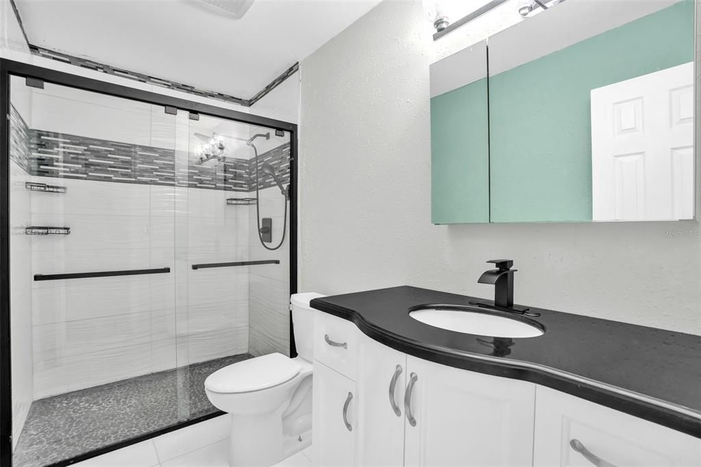 En Venta: $513,000 (3 camas, 2 baños, 1979 Pies cuadrados)