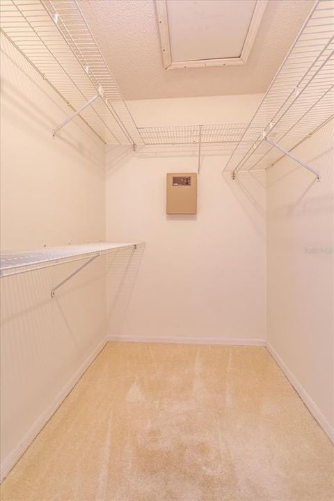 En Venta: $269,000 (2 camas, 2 baños, 1394 Pies cuadrados)