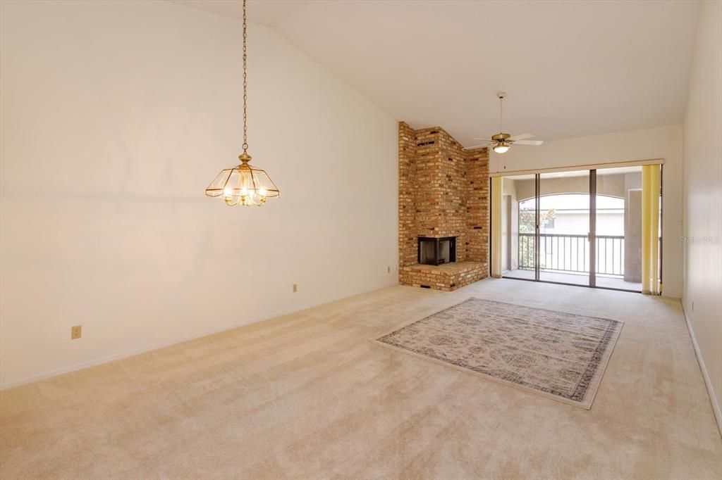 En Venta: $269,000 (2 camas, 2 baños, 1394 Pies cuadrados)