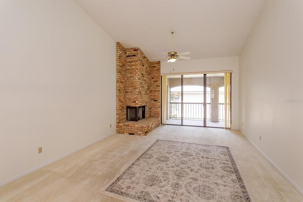 En Venta: $269,000 (2 camas, 2 baños, 1394 Pies cuadrados)