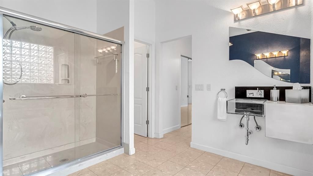 Active With Contract: $650,000 (4 beds, 4 baths, 2824 Square Feet)