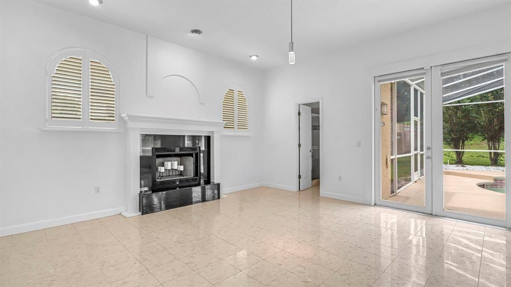 Active With Contract: $650,000 (4 beds, 4 baths, 2824 Square Feet)