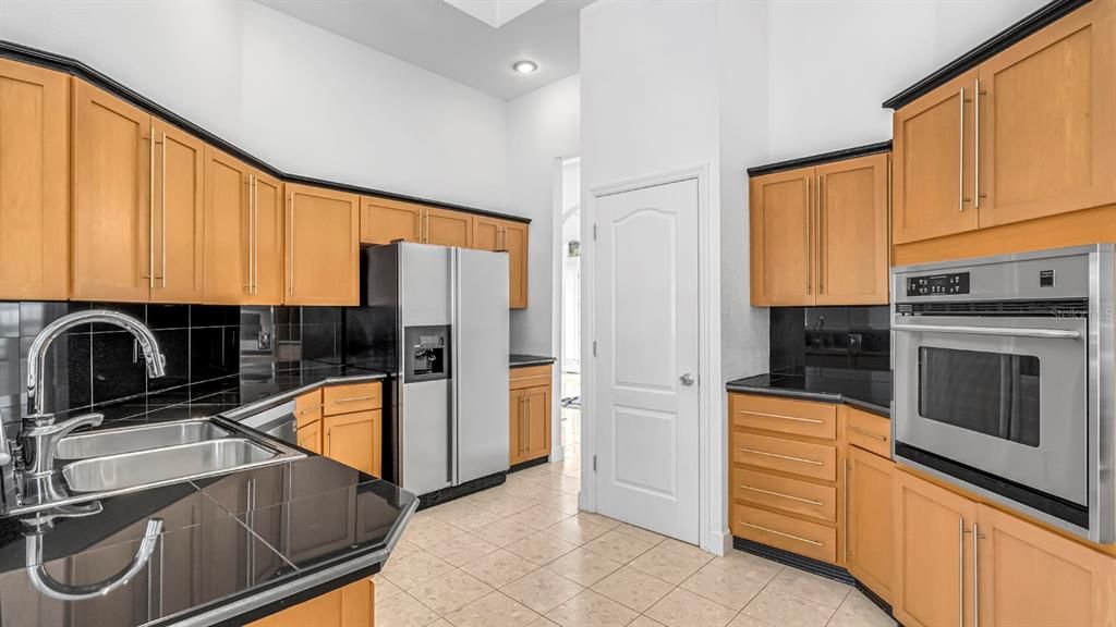 Active With Contract: $650,000 (4 beds, 4 baths, 2824 Square Feet)