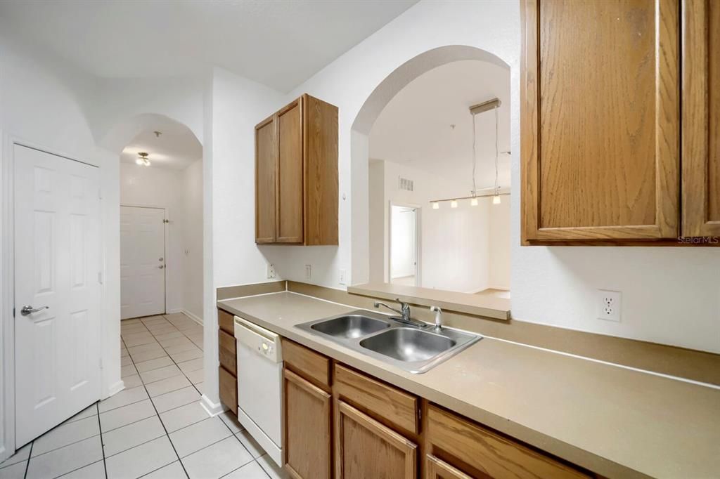 В аренду: $1,850 (3 спален, 2 ванн, 1247 Квадратных фут)