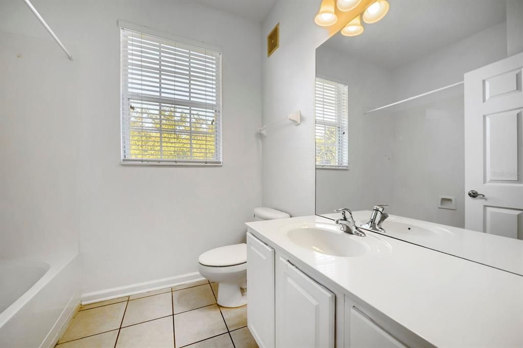 В аренду: $1,850 (3 спален, 2 ванн, 1247 Квадратных фут)