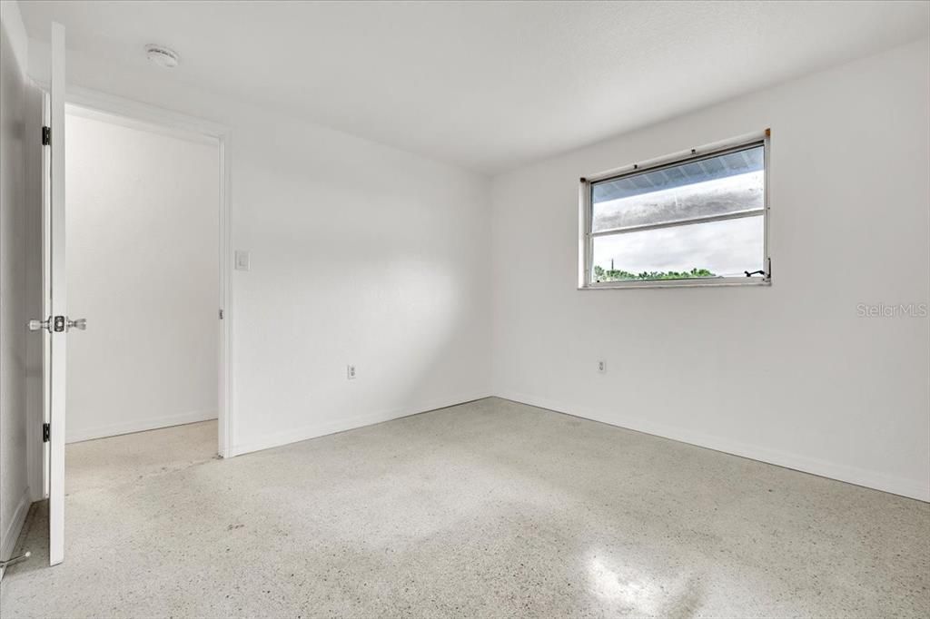Activo con contrato: $285,000 (3 camas, 2 baños, 1389 Pies cuadrados)