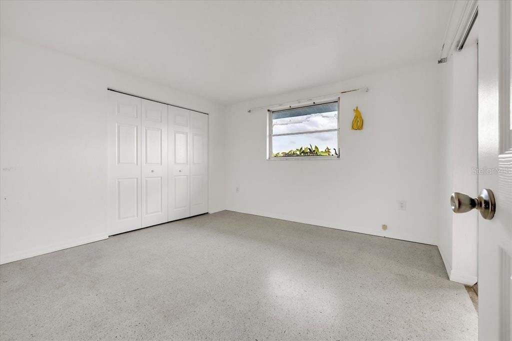 Activo con contrato: $285,000 (3 camas, 2 baños, 1389 Pies cuadrados)