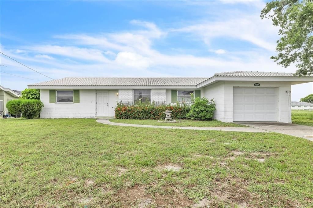 Activo con contrato: $285,000 (3 camas, 2 baños, 1389 Pies cuadrados)