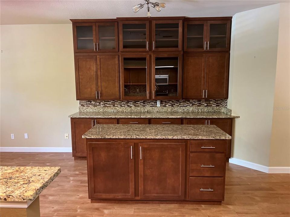For Sale: $670,000 (3 beds, 2 baths, 2340 Square Feet)