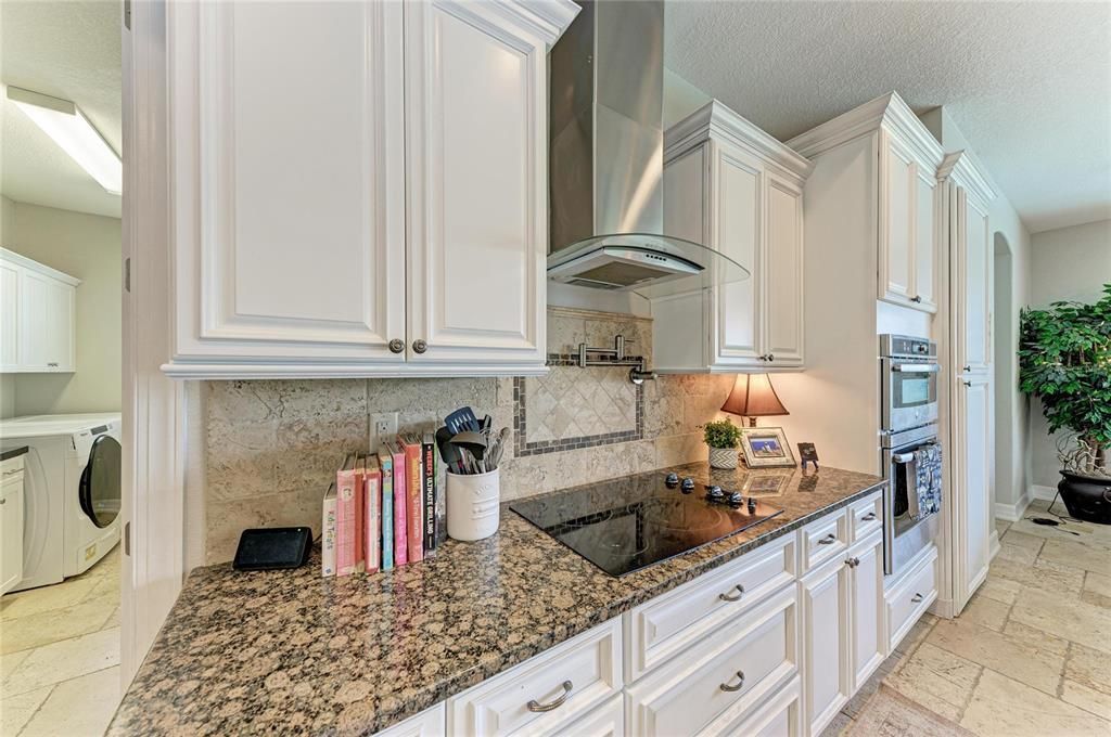 Activo con contrato: $625,000 (3 camas, 2 baños, 2349 Pies cuadrados)